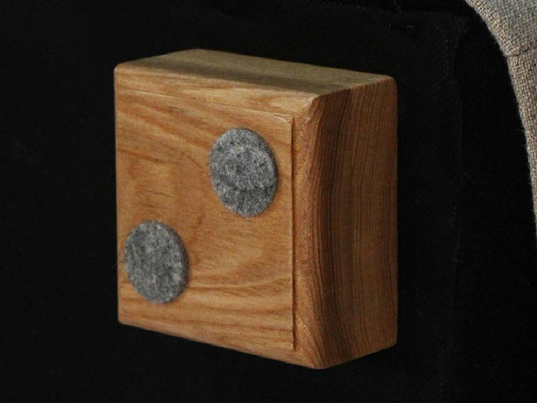 アデペシュのフレンチリネンソファに使用されているハードウッド製のプランク