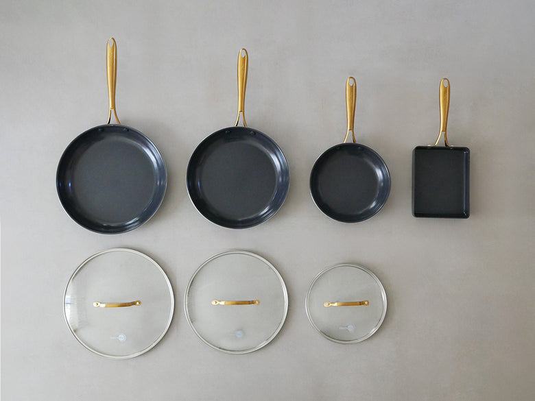 グリーンパン ストゥディオシリーズのセラミックコーティングフライパン、エッグパン、ガラス蓋が揃ったキッチン用調理器具セット