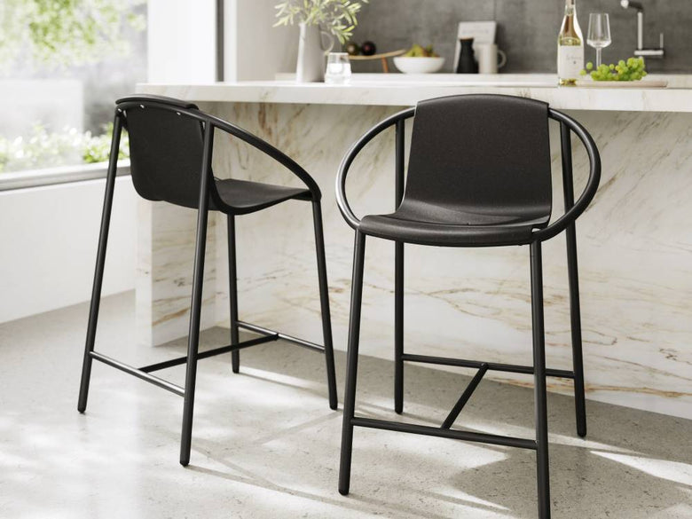 Umbra/アンブラのリンゴカウンタースツール、木製アームレスト付きアウトドア用バー用椅子