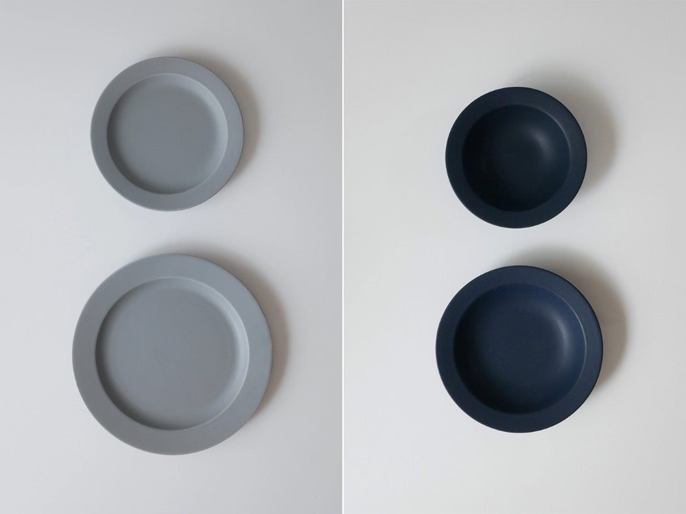 【SAKUZAN】Saraシリーズの磁器製ディナーウェアセット。20cmと26cmのプレート、および17cmと21cmのボウルが含まれています。