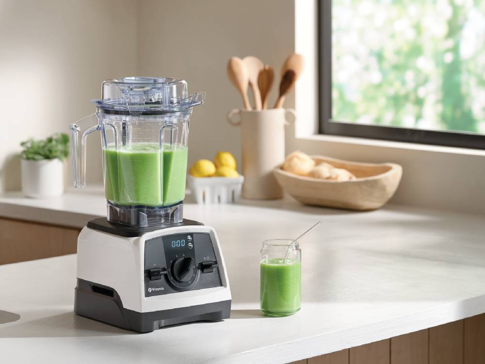 Vitamix（バイタミックス）2リットルコンテナ付き1000Wキッチンブレンダー本体と付属品の画像