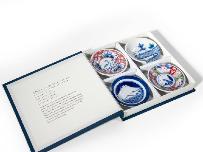 美濃焼の青と白で江戸っ子恐竜がデザインされたまめ皿と大皿のセット