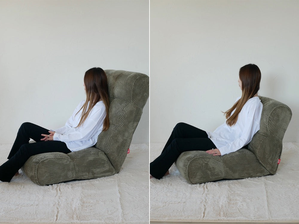 リビングルームに置かれたグレーのクッション付き「ピグレット」ビーンバッグチェア