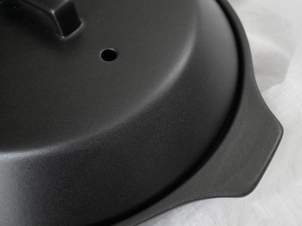 キントー KAKOMI直火土鍋と蓋のセット。耐熱陶器製のキッチン調理用器具