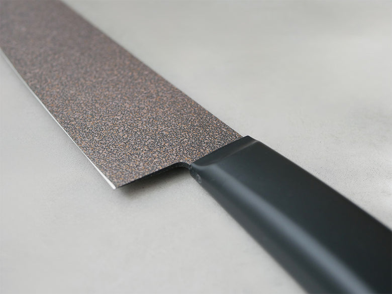 協和工業のストーンバリア包丁ライトタイプとスーパーストーンバリアシャープナーが並べられたセット画像