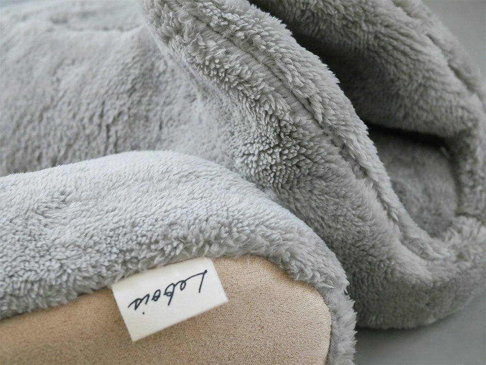 Le bois（ルボア）のグレーのポリエステル製着る毛布