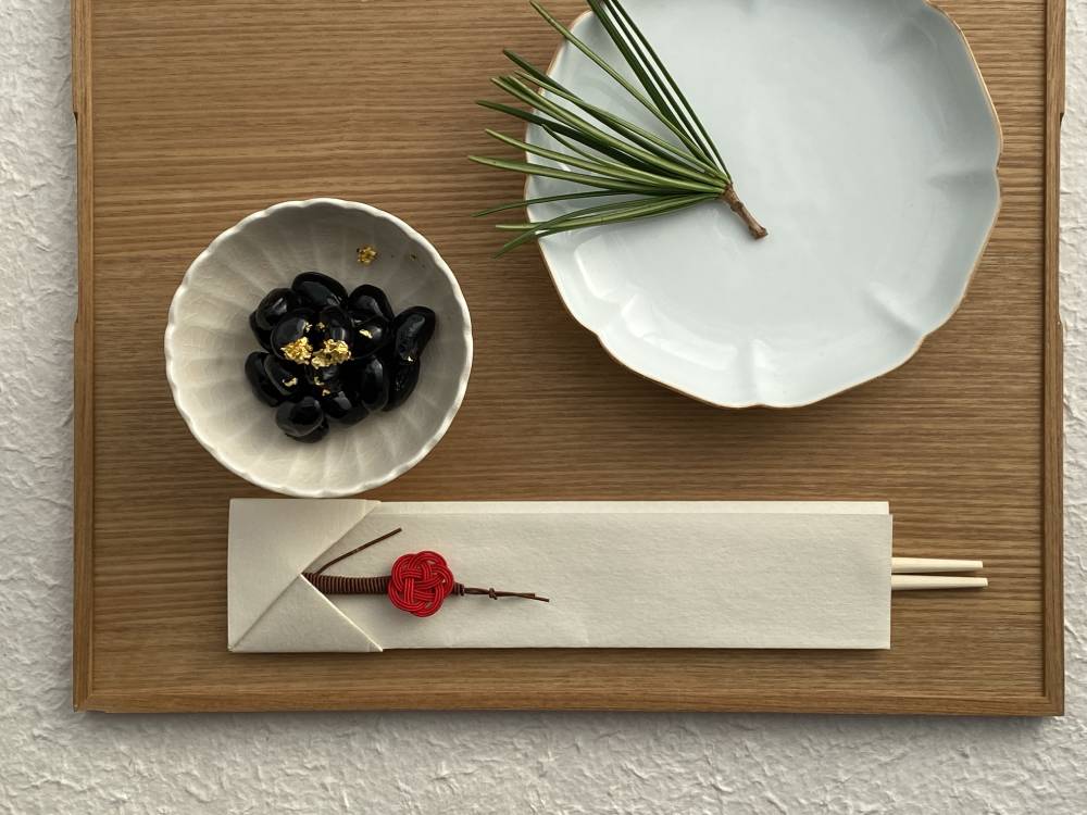 松竹梅柄の箸置き付き祝箸3膳セットが美しく並べられた画像