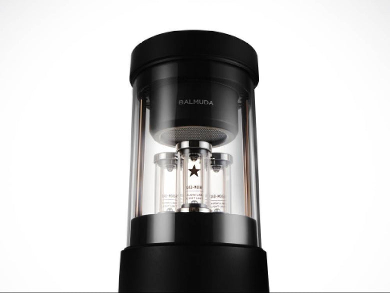 BALMUDAバルミューダのThe Speaker黒モデル。スタイリッシュなデザインのワイヤレススピーカー
