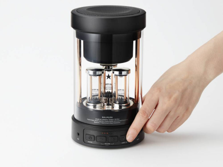 BALMUDAバルミューダのThe Speaker黒色モデル、モダンなデザインのホームオーディオスピーカー