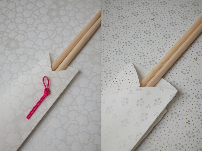 ADVAITAの美濃和紙製お膳敷紙とお箸包みがセットになって並んでいる