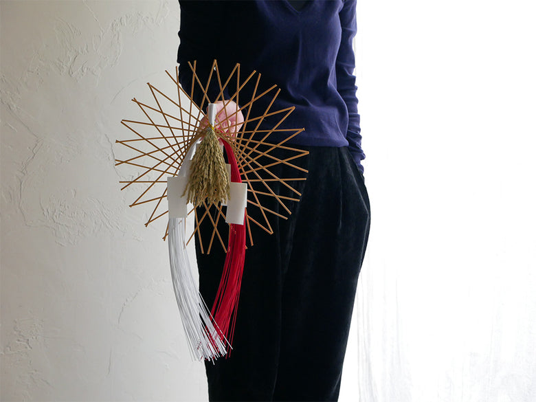 竹や稲を使用した輪弧編み水引リース