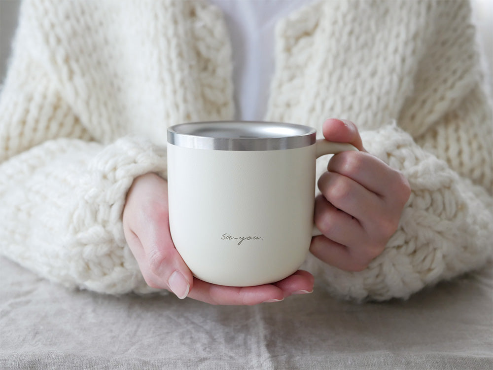 ON℃ZONEの白湯マグ。ステンレス鋼製でポリプロピレンの取っ手が付いた320mlのマグカップ