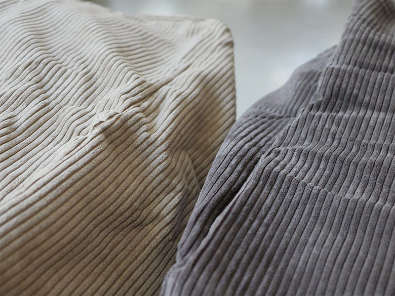 【QUBE/キューブ】コーデュロイビーズクッションの写真