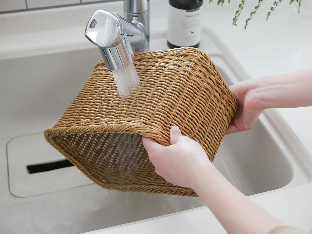 Creerクレエのユティル洗えるナイールバスケット、ポリプロピレンとアイアン製のバスルーム用収納バスケット