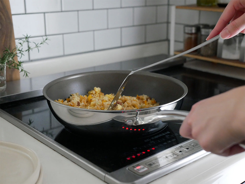 コレールのこびりつきにくい次世代フライパンと専用ガラス蓋のオールインワンセット