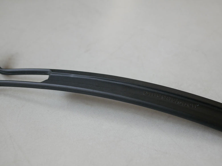 スウェーデン製オメガヴィスペン マルチキッチンツール。ナイロン70％とグラスファイバー30％で作られたコンパクトなキッチン用具