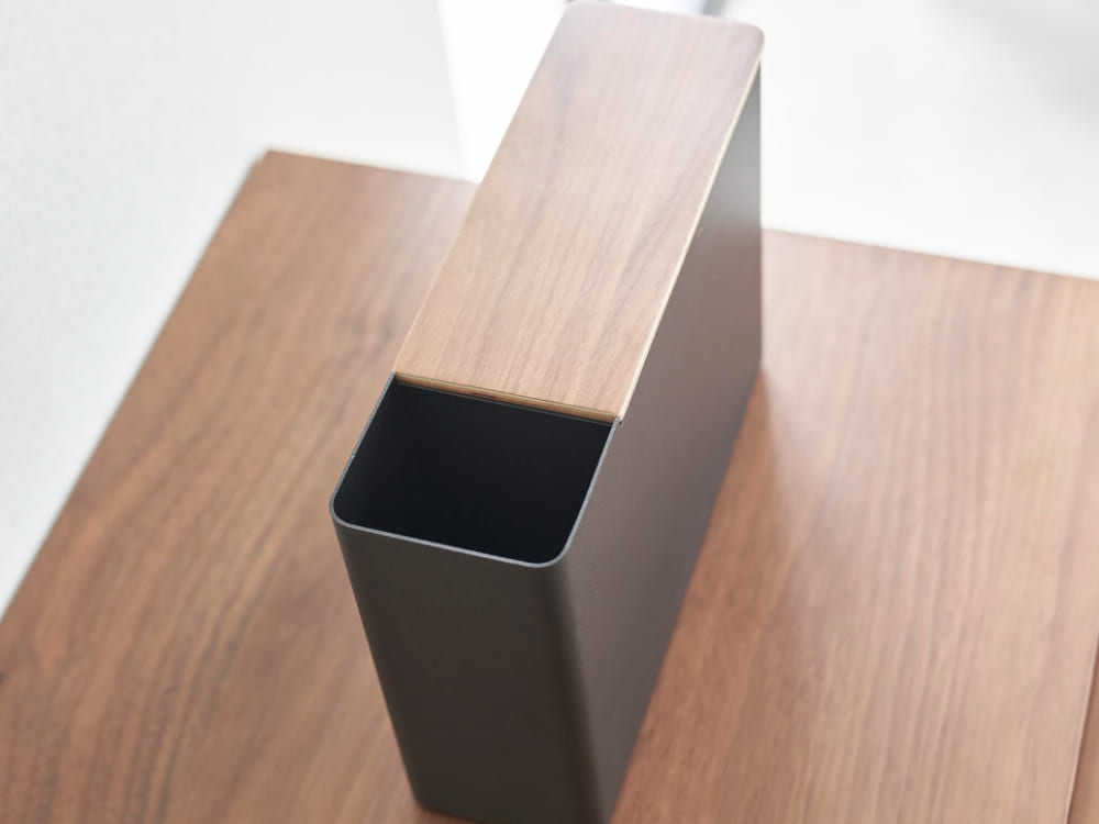 天然木とスチール製の替えモップ入れ付きハンディーワイパースタンド【RIN / リン】の製品画像