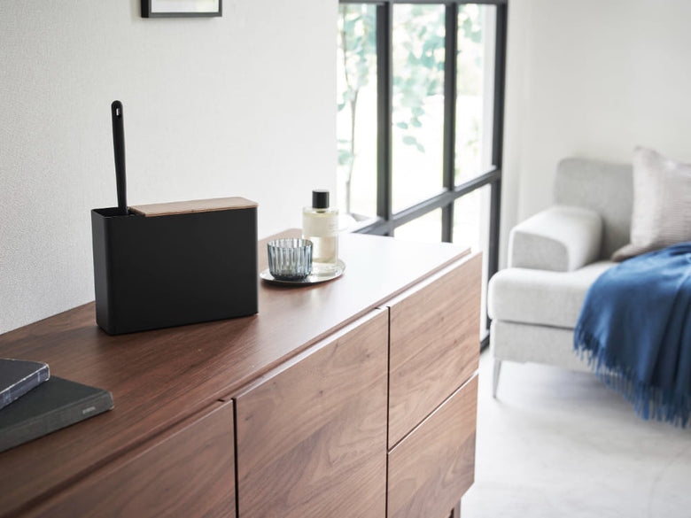 スチール製本体と木製蓋を備えた替えモップ入れ付きハンディーワイパースタンド