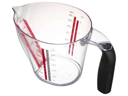 セレクト１００の600ml計量カップ。透明なAS樹脂製で持ち手が付いたキッチン用計量器具。