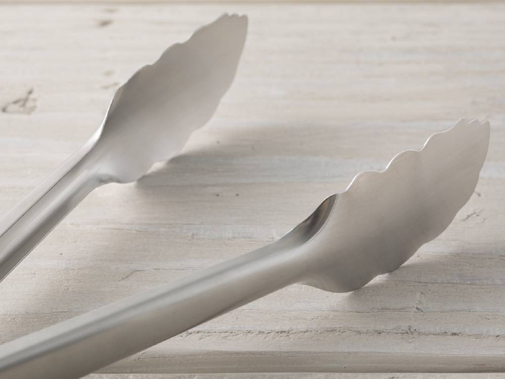 食品をつかむSELECT100の24cmステンレス製トングの画像