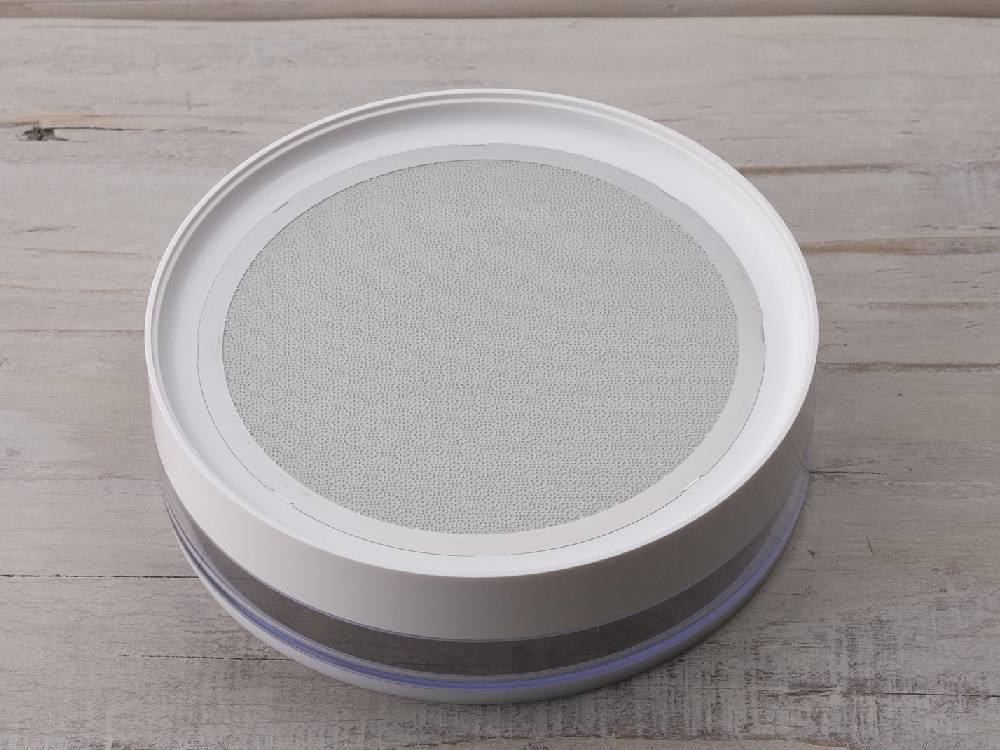 日本製【SELECT100】薬味おろし。18-8ステンレスの刃と耐熱ABS樹脂製ボディを備えた10cmサイズのおろし器