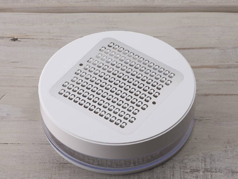 【SELECT100】薬味おろし、プラスチック製の10cmサイズおろし器の画像