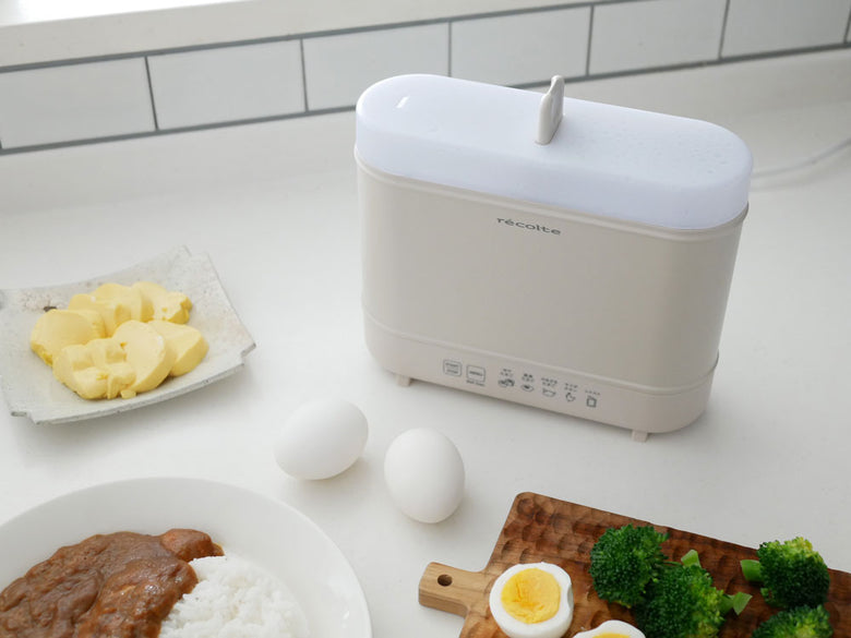 クリームホワイトのエッグ＆ボイルクッカーセット