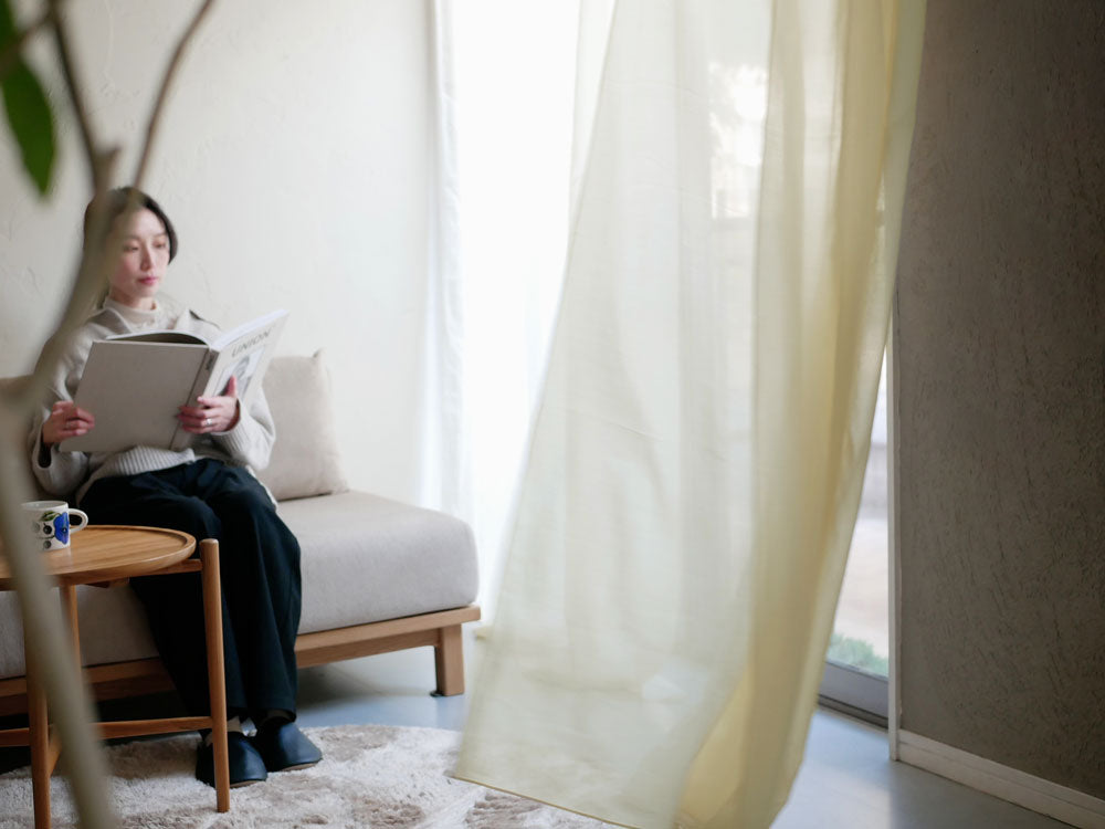 アイボリー色のコットンクリップ留めカーテン