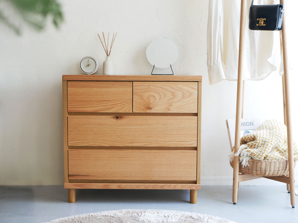 HTエイチティーのホワイトオーク天然木チェスト、複数の引き出しが付いた木製収納家具