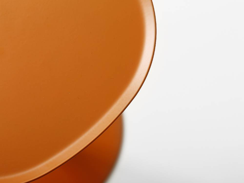 ideacoのスチール製サイドテーブル23、サンドホワイトカラー