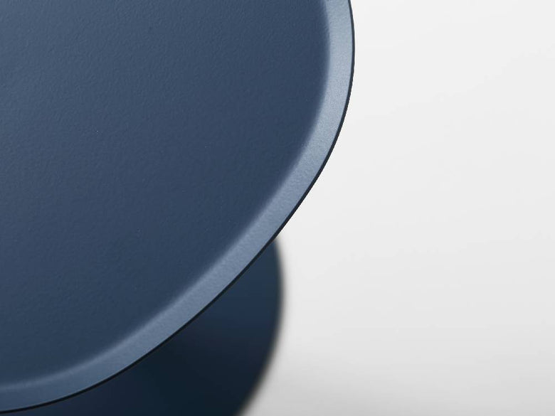 【ideaco/イデアコ】スチールファニュチャー サイドテーブル23 サンドホワイトカラーの実物写真