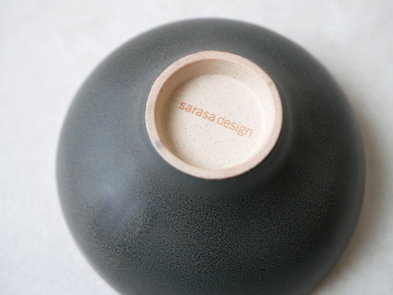 sarasa design×イブキクラフトの陶器製ご飯茶碗、シンプルで美しいデザインの日本製食器