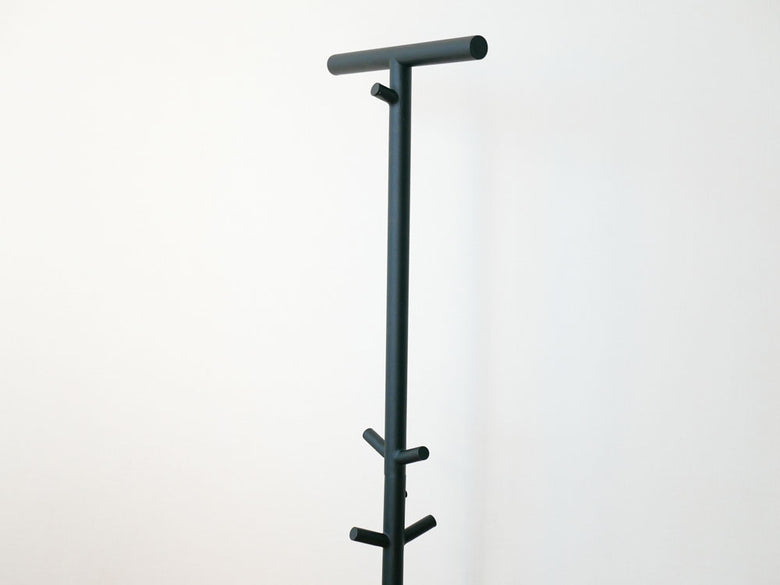 smartブランドのアルミニウム製メタルフレームを使用したバランスの取れたランドセルスタンド