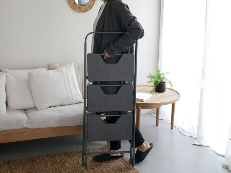 CB JAPANのグレー折りたたみステップ、収納引き出し付き