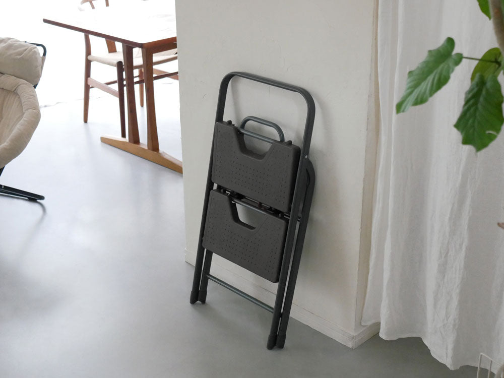 CB日本 フォールディングステップの灰色金属製アウトドア家具