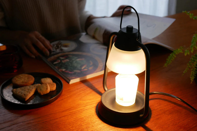 カメヤマキャンドル 香るキャンドル Sが灯るランタン