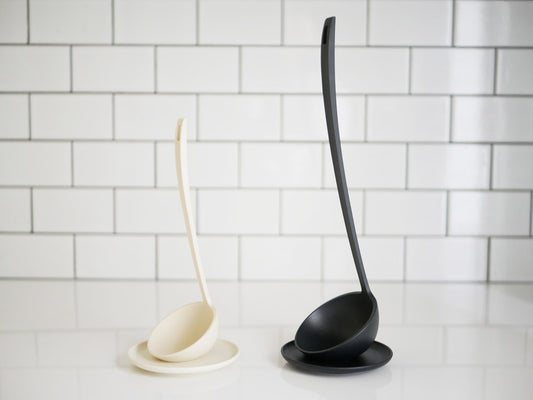 スプーン、レードル、ボウルのテーブルウェアセット