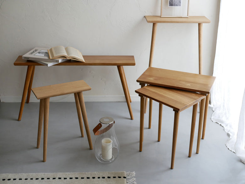 Comore Sunのチーク製エイジング仕上げスツール