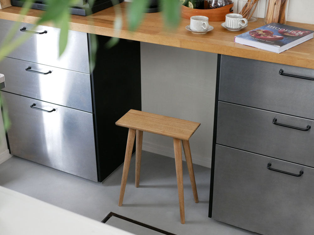 Comore Sun製グレーチークスツール