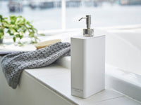 ホワイト / シャンプー