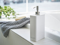 ホワイト / ボディソープ