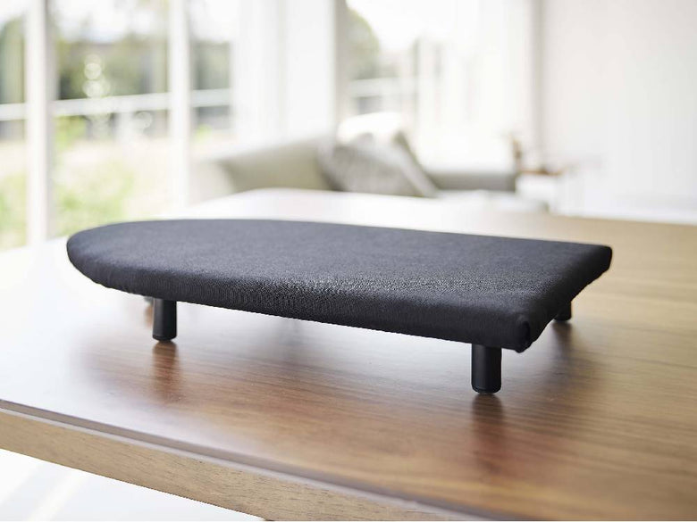 【tower/タワー】卓上脚付き 舟型アイロン台