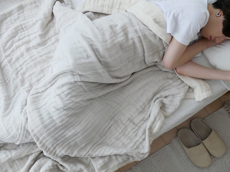 【cocomani/ココマニ】1年中使えるとろサラ5重織ガーゼケット