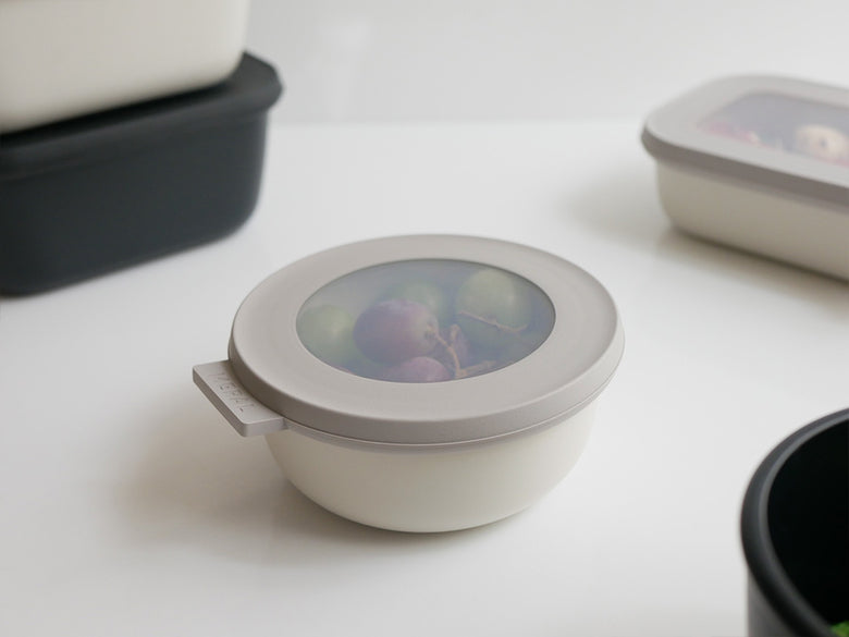 【MEPAL/メパル】汁漏れしにくいマルチ保存容器 サーキュラ　350ml（浅型）丸型 / ホワイト