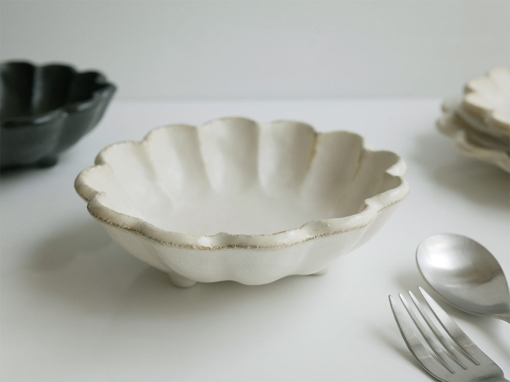 【TOJIKITONYA/トウジキトンヤ】ぽってりとした花皿 リンカ