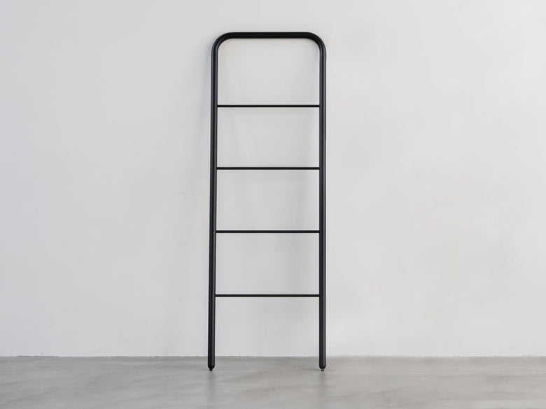 【NOWHERE LIKE HOME】SUK スタンドミラー・ラダーハンガー【受注生産品・メーカー直送・代引き不可商品】