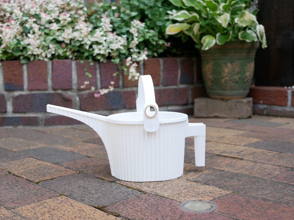 【八幡化成】ガーデンビートル　フォンタナジョウロ