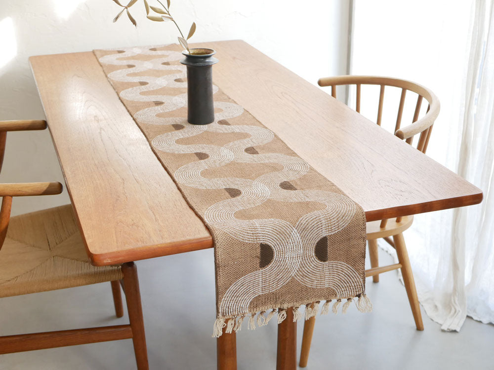 【adepeche/アデペシュ】アクセントになるテーブルファブリック