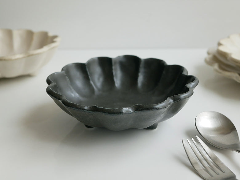 【TOJIKITONYA/トウジキトンヤ】ぽってりとした花皿 リンカ